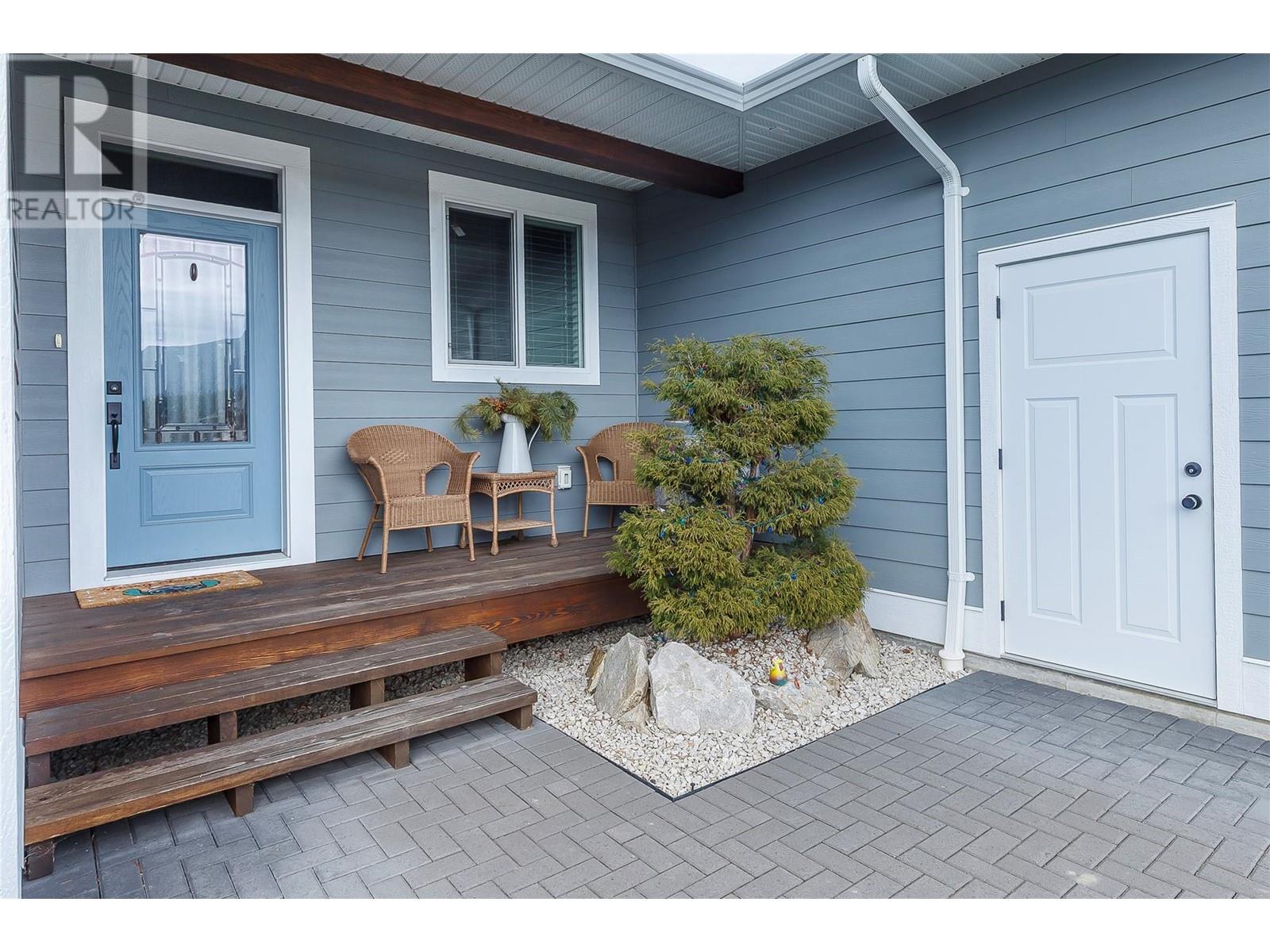  2725 Sunnydale Drive, Blind Bay