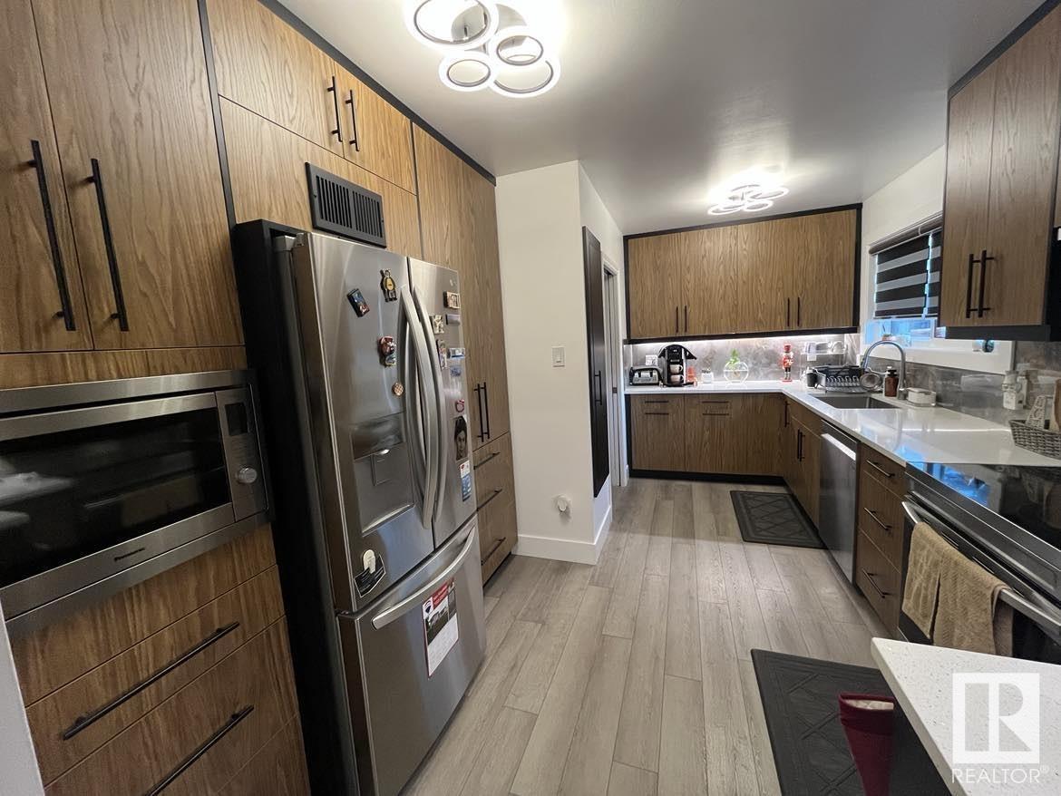 Single Family House for Sale in   ST NW Edmonton 
