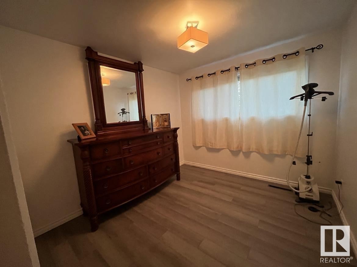 Single Family House for Sale in   ST NW Edmonton 