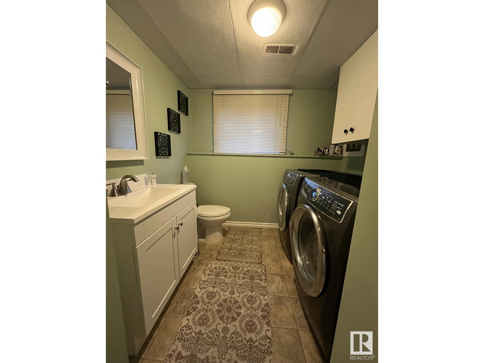 Single Family House for Sale in   ST NW Edmonton 