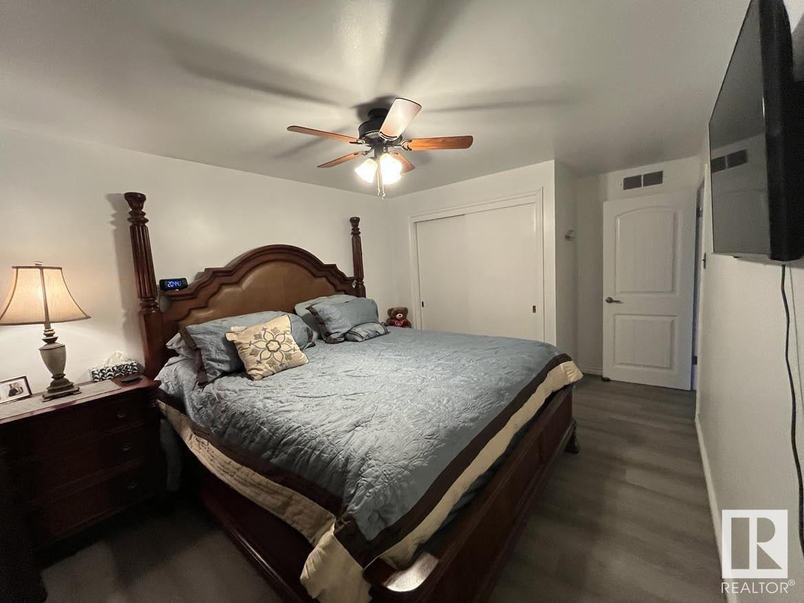 Single Family House for Sale in   ST NW Edmonton 