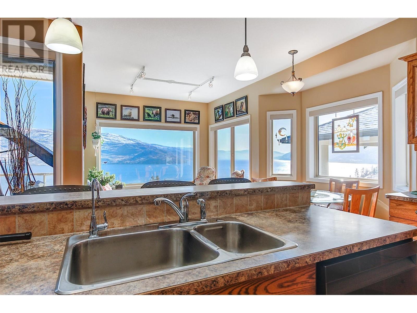  6469 Bulyea Avenue, Peachland