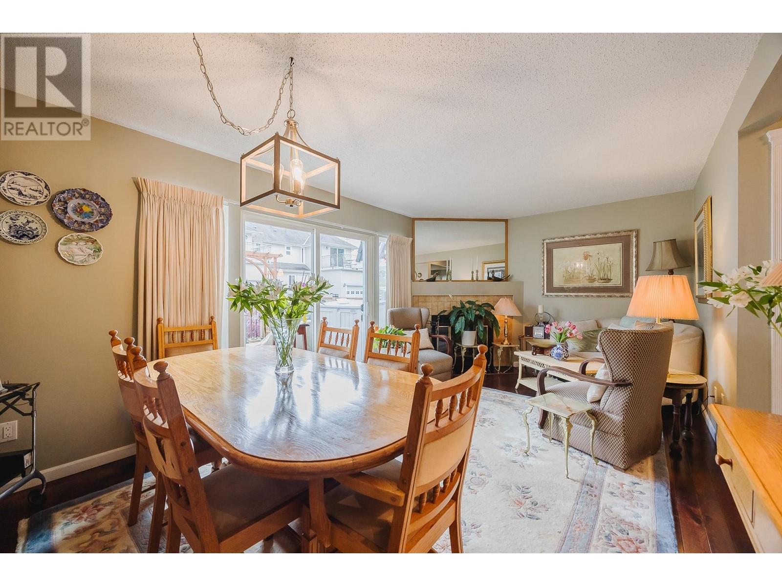 3 561 SHAW AVENUE, Coquitlam real estate listing R2996415