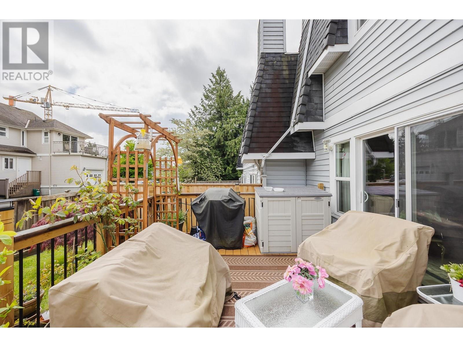 3 561 SHAW AVENUE, Coquitlam real estate listing R2996415