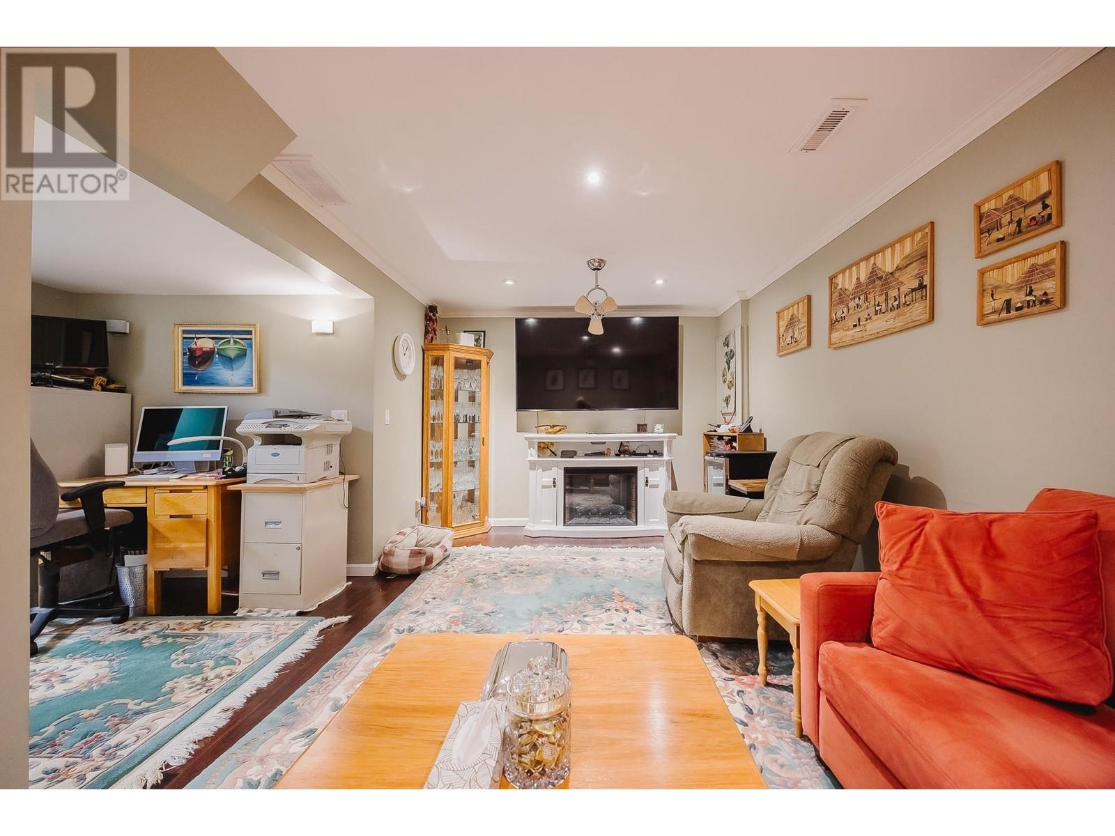 3 561 SHAW AVENUE, Coquitlam real estate listing R2996415