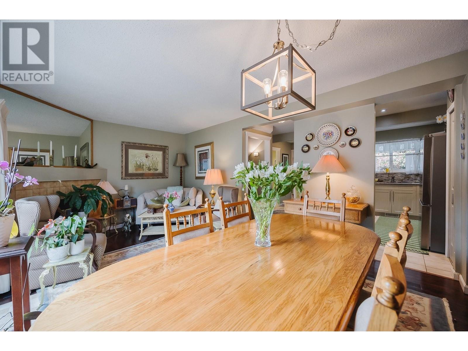 3 561 SHAW AVENUE, Coquitlam real estate listing R2996415