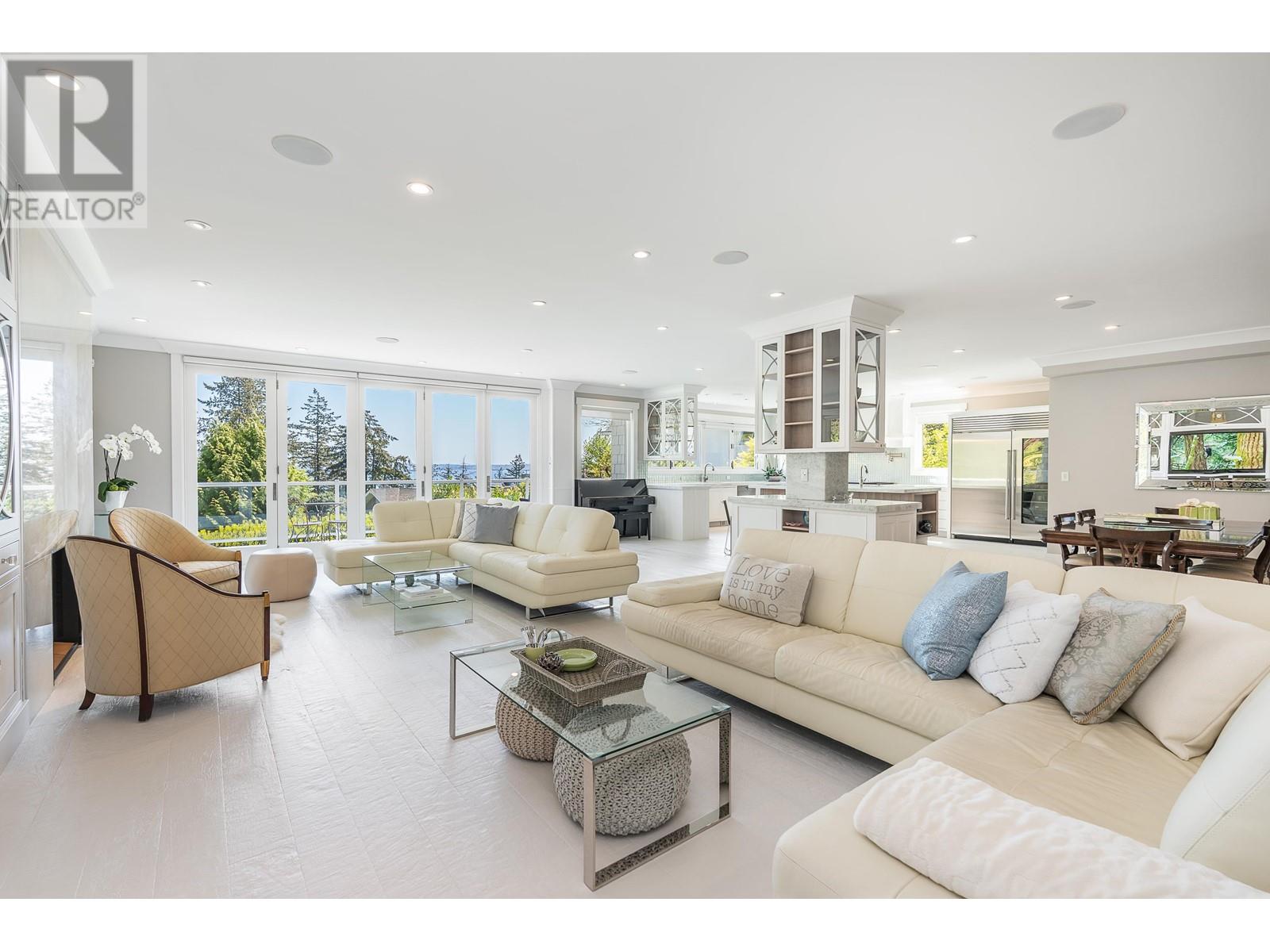 4710 PICCADILLY SOUTH, West Vancouver