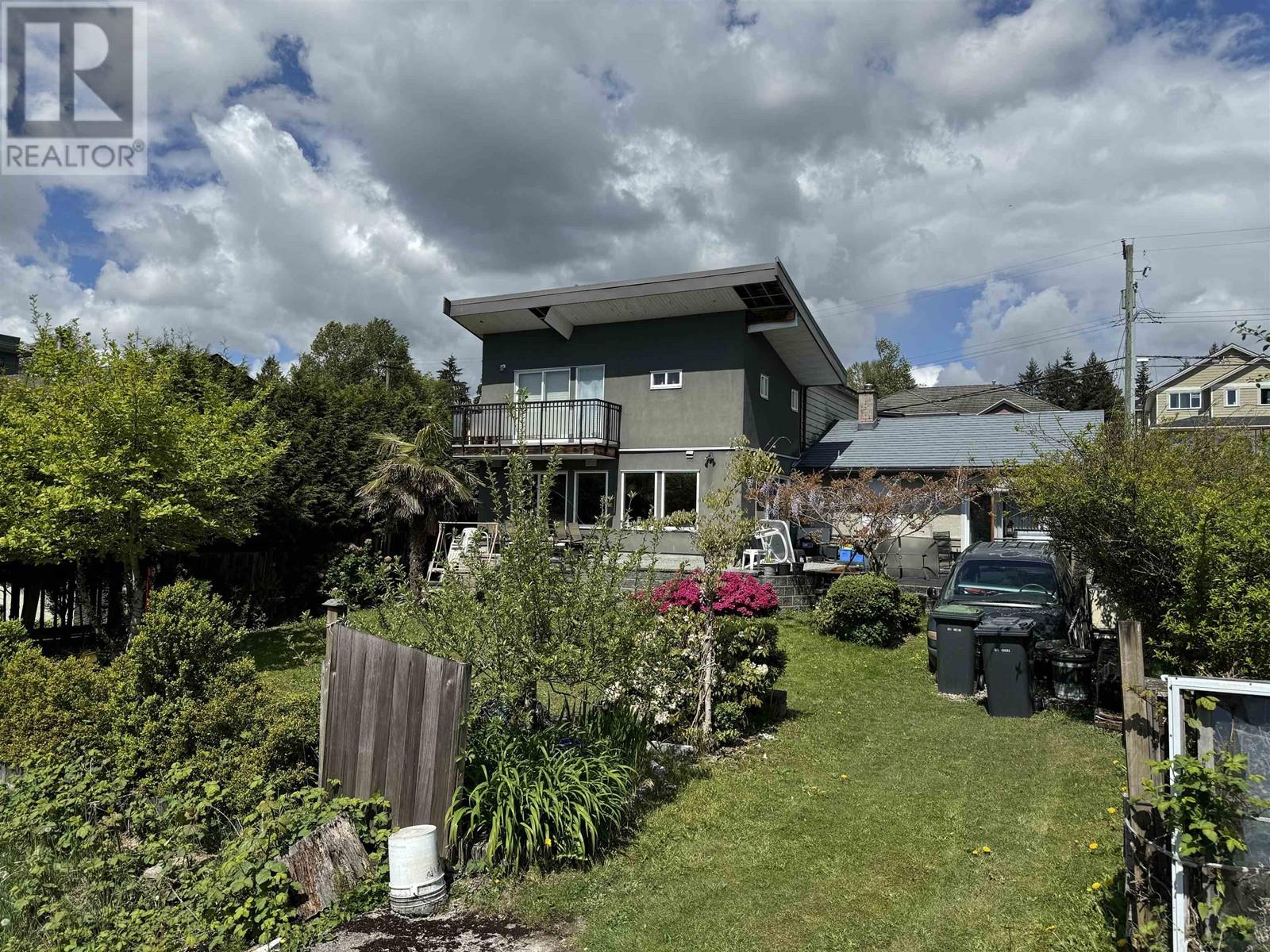 Photo 10 of 726 Edgar Avenue, Coquitlam BC