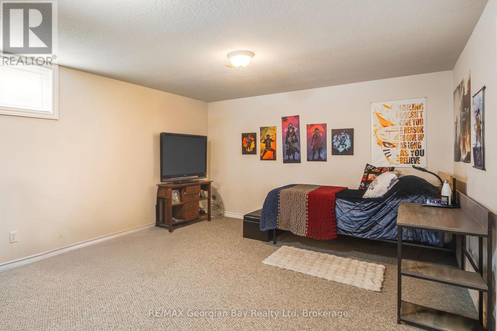 Photo 10 of 1085 Whitney Crescent, Midland ON