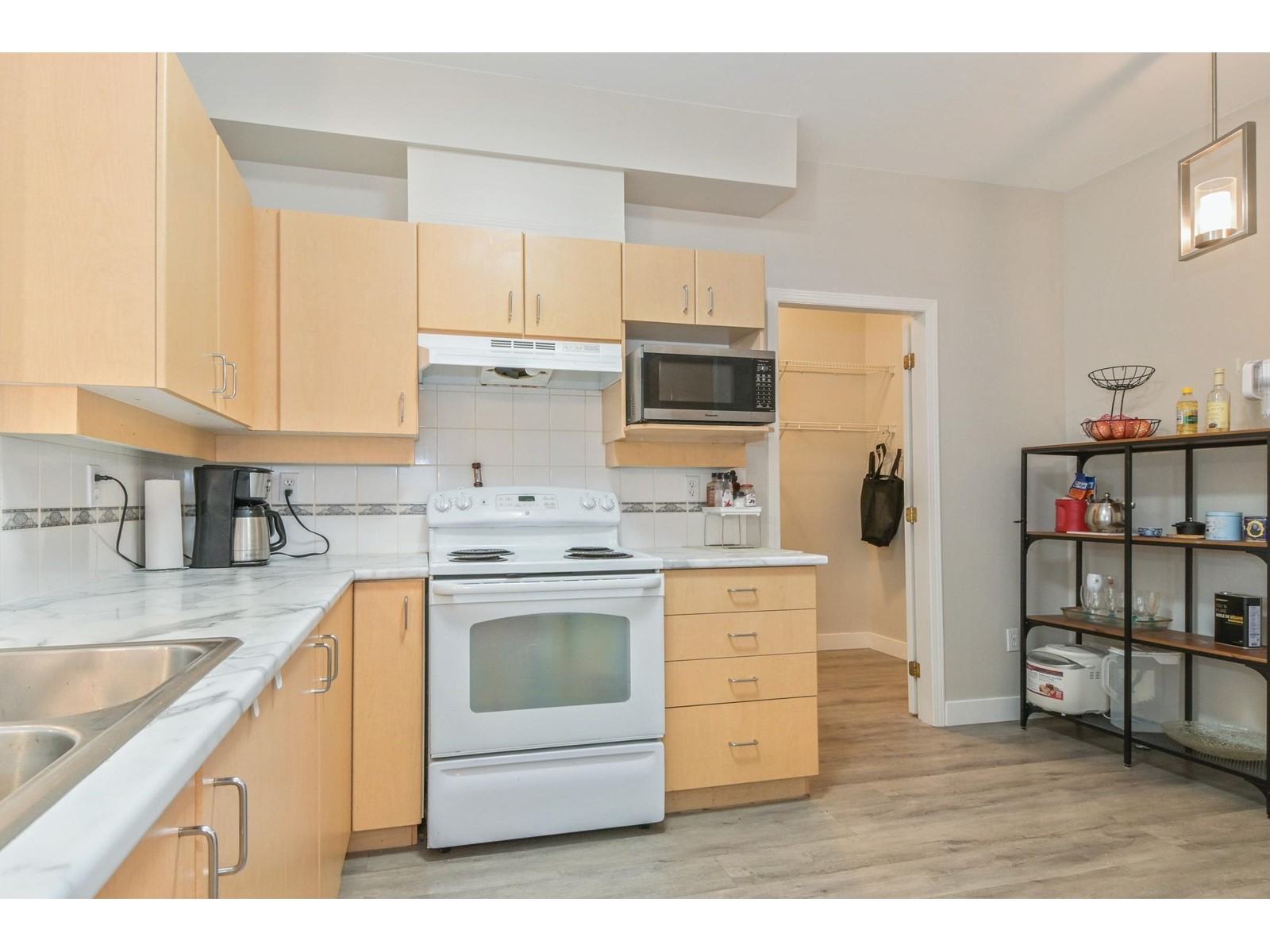 103 15298 20 AVENUE, Surrey