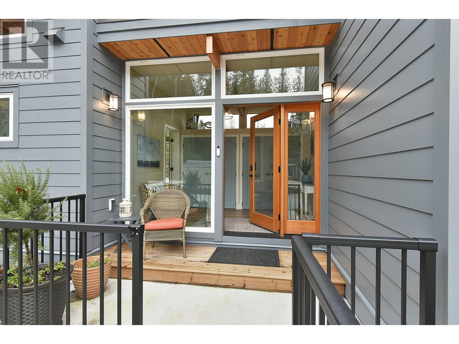 5961-5963 RIPPLE WAY, Sechelt
