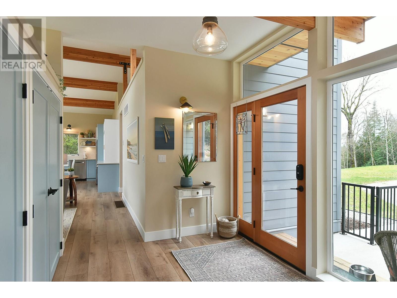 5961-5963 RIPPLE WAY, Sechelt