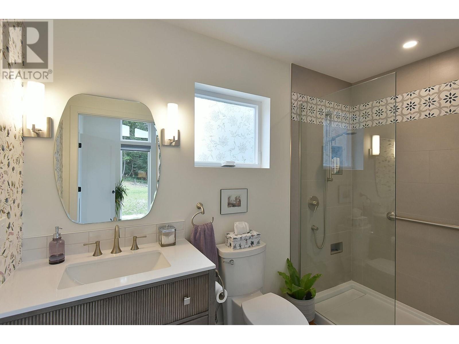 5961-5963 RIPPLE WAY, Sechelt
