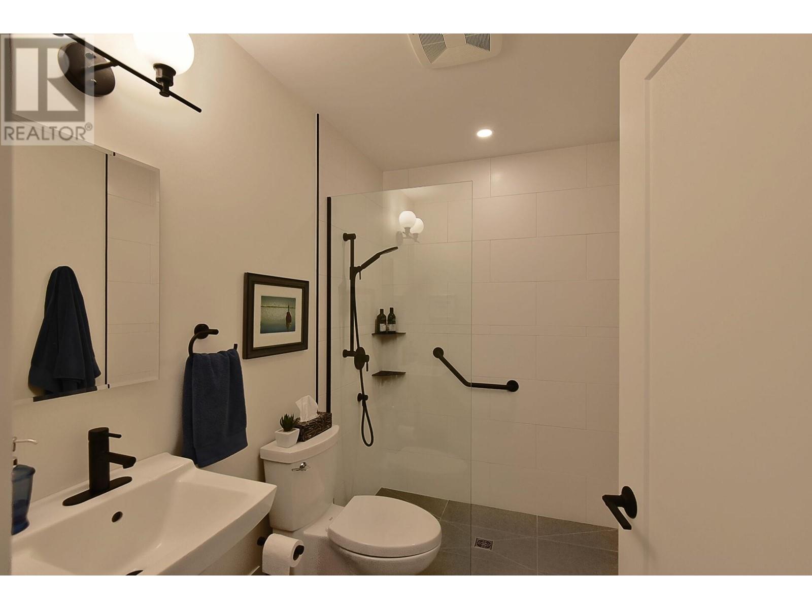 5961-5963 RIPPLE WAY, Sechelt