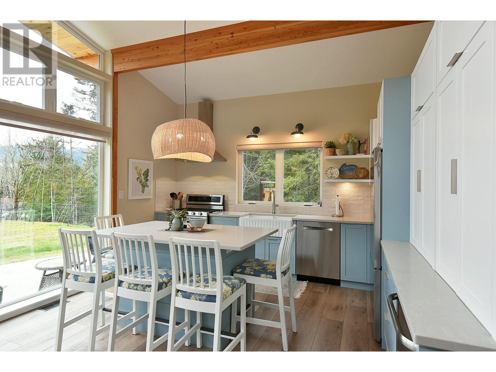 5961-5963 RIPPLE WAY, Sechelt