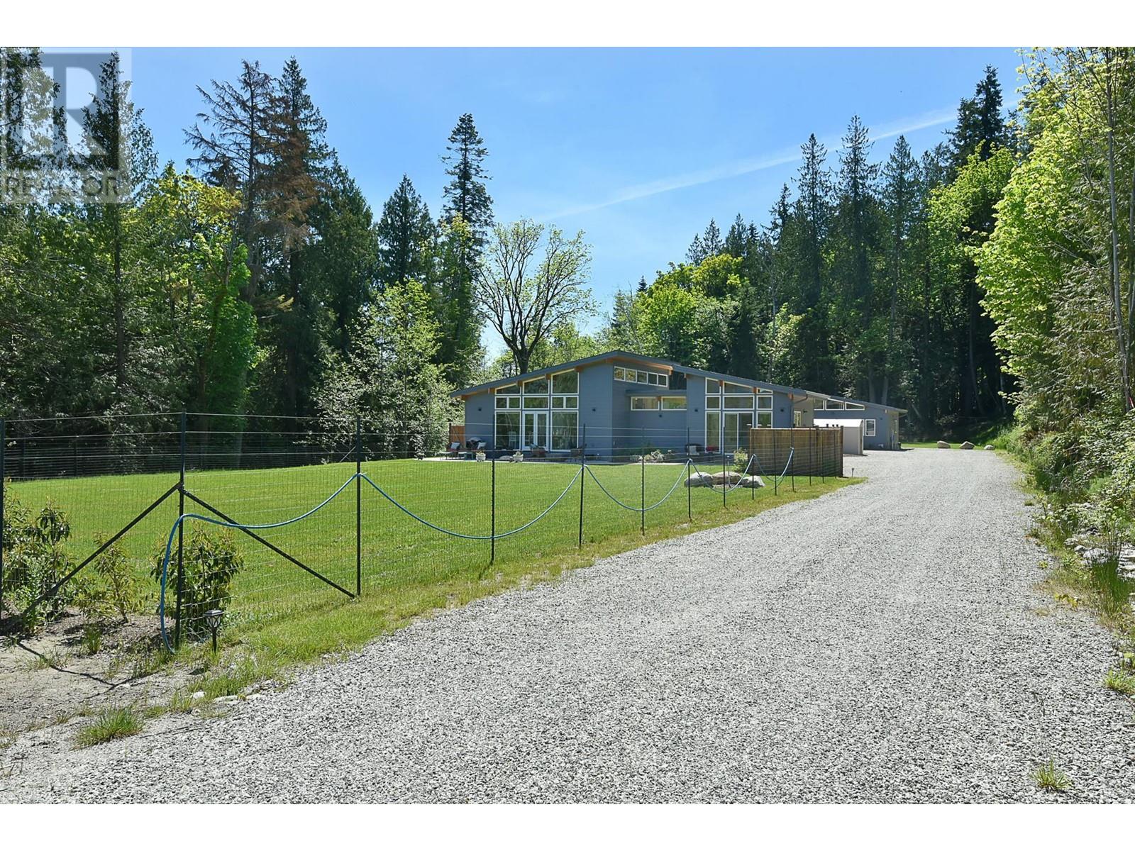 5961-5963 RIPPLE WAY, Sechelt