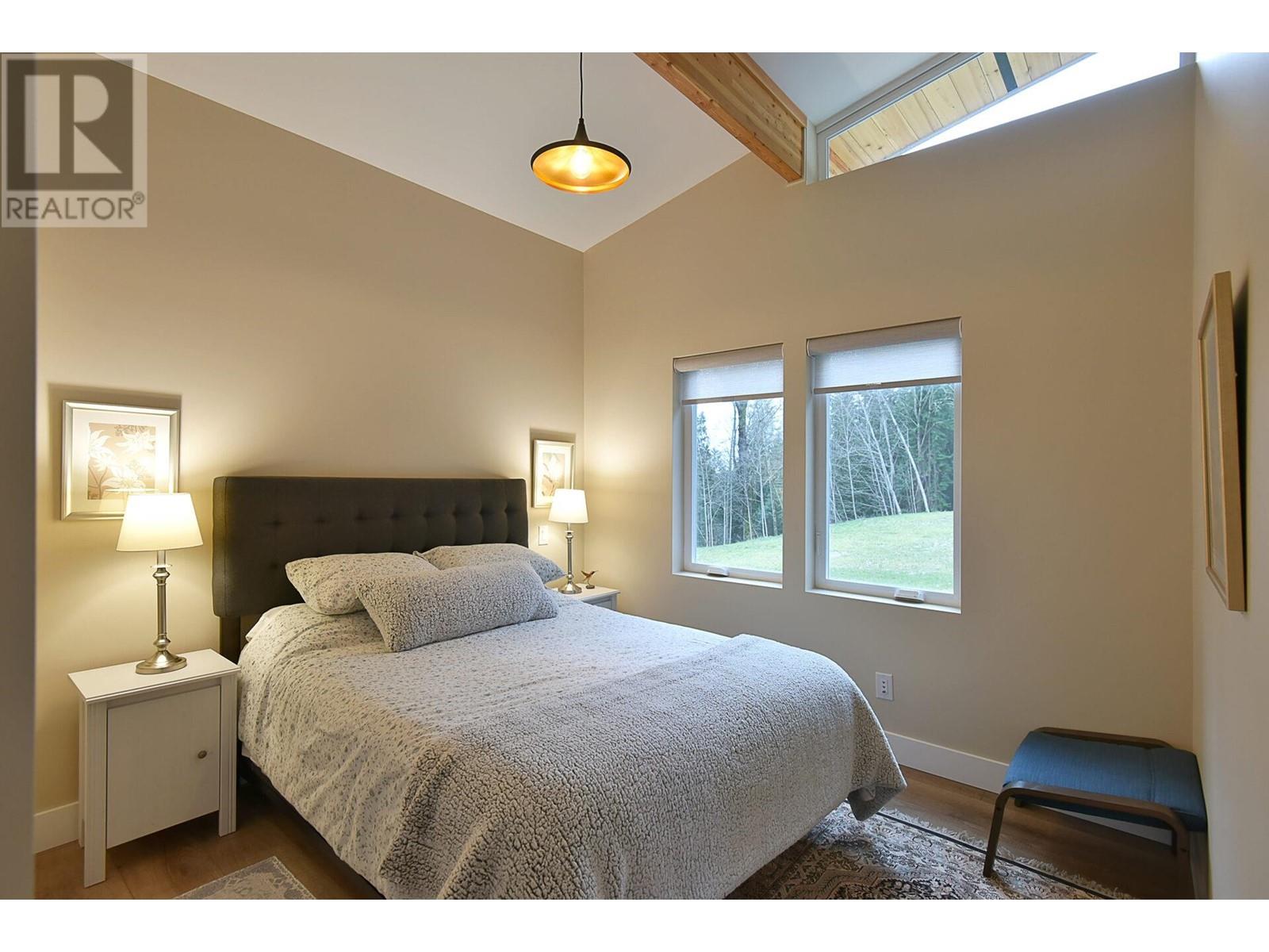 5961-5963 RIPPLE WAY, Sechelt