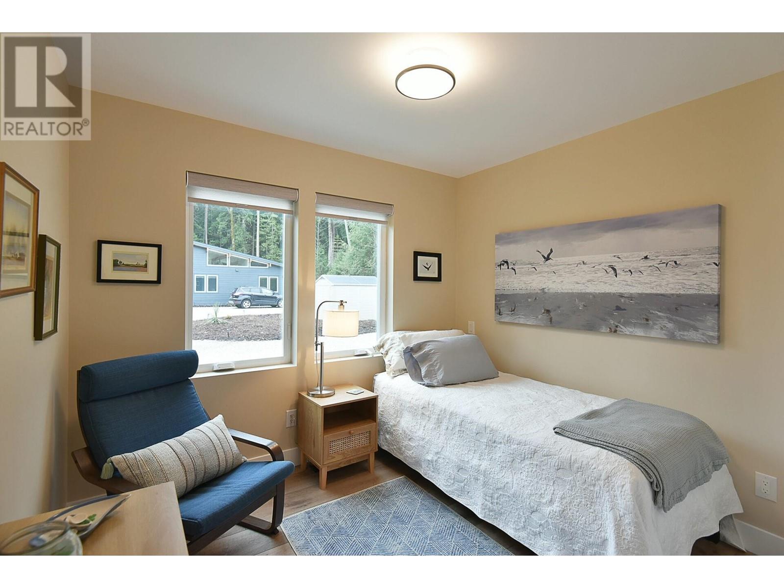 5961-5963 RIPPLE WAY, Sechelt