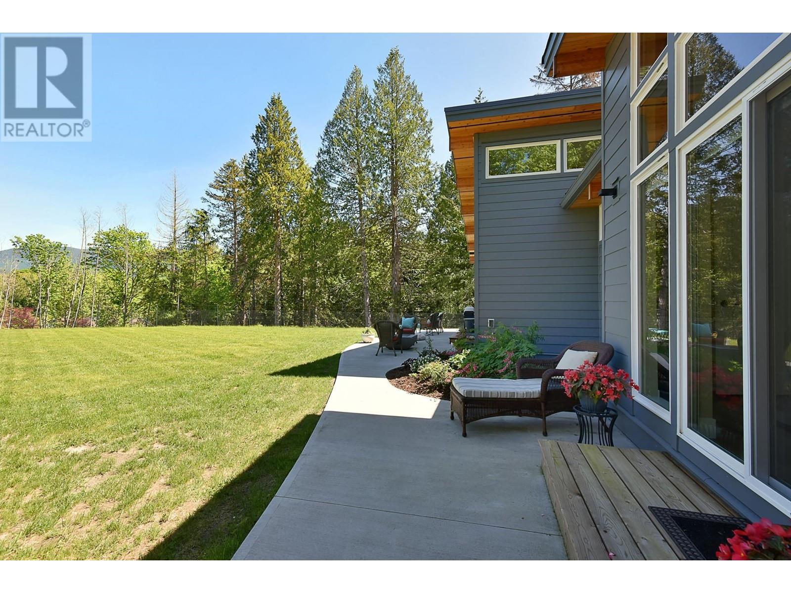 5961-5963 RIPPLE WAY, Sechelt