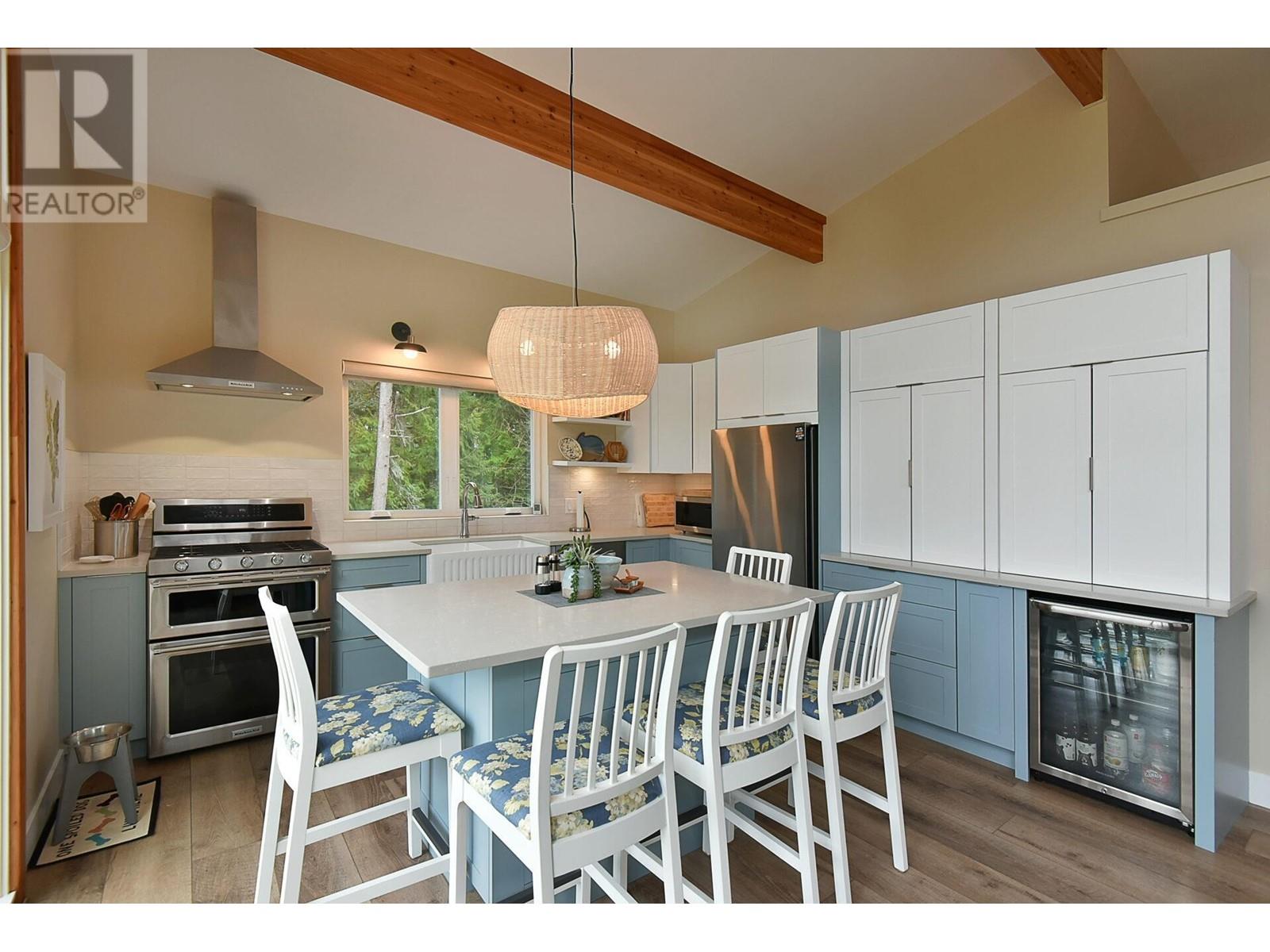 5961-5963 RIPPLE WAY, Sechelt