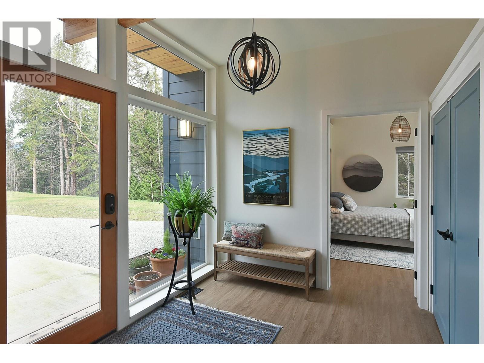 5961-5963 RIPPLE WAY, Sechelt