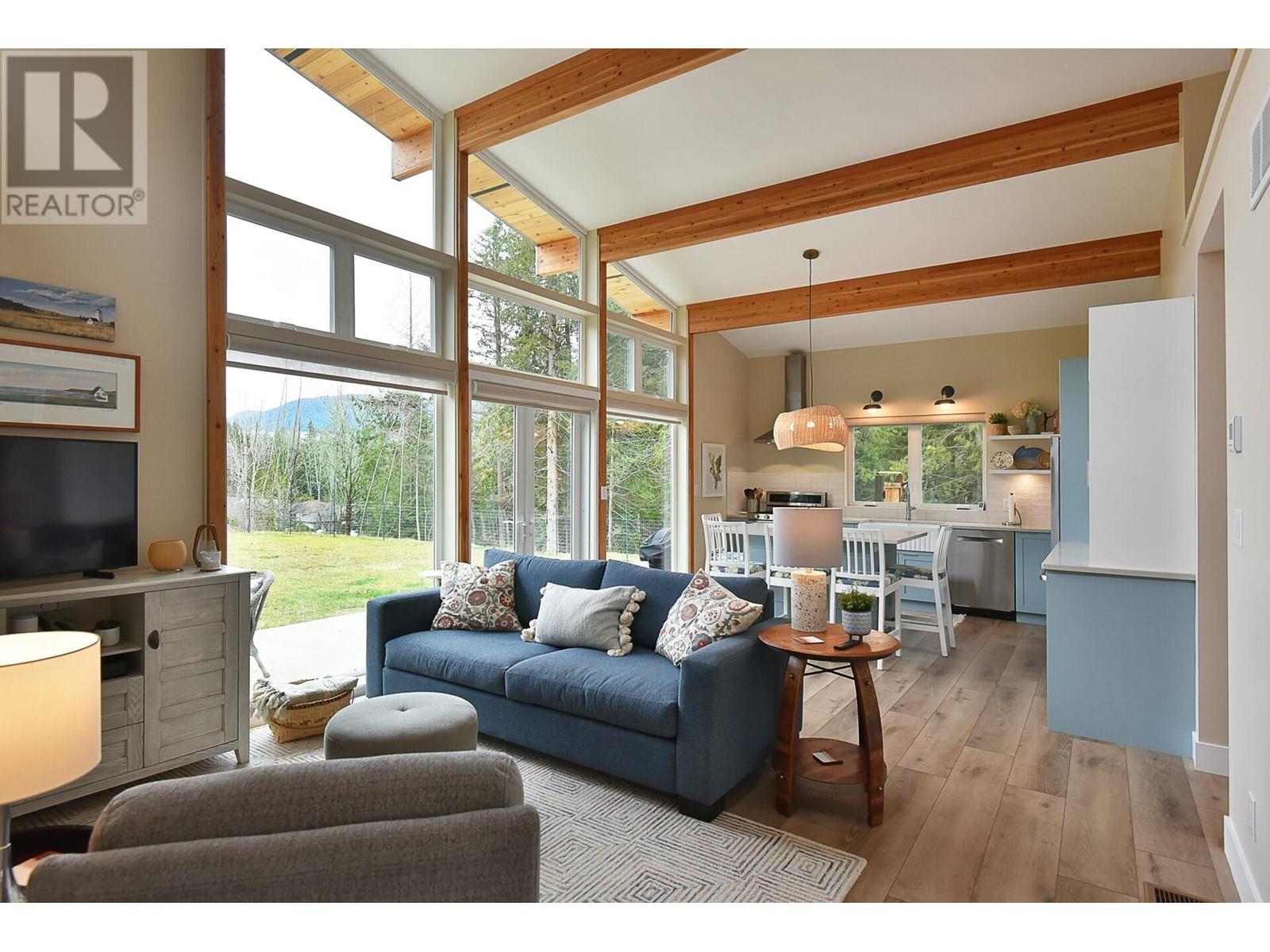 5961-5963 RIPPLE WAY, Sechelt