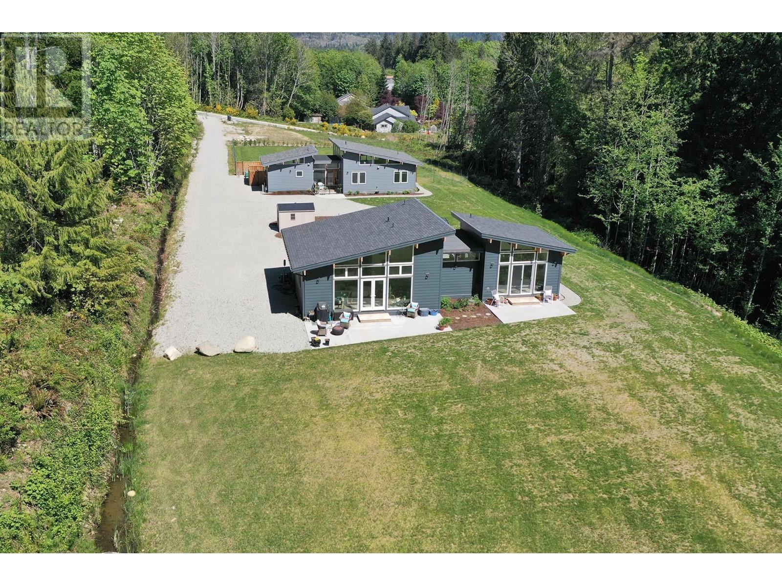 5961-5963 RIPPLE WAY, Sechelt