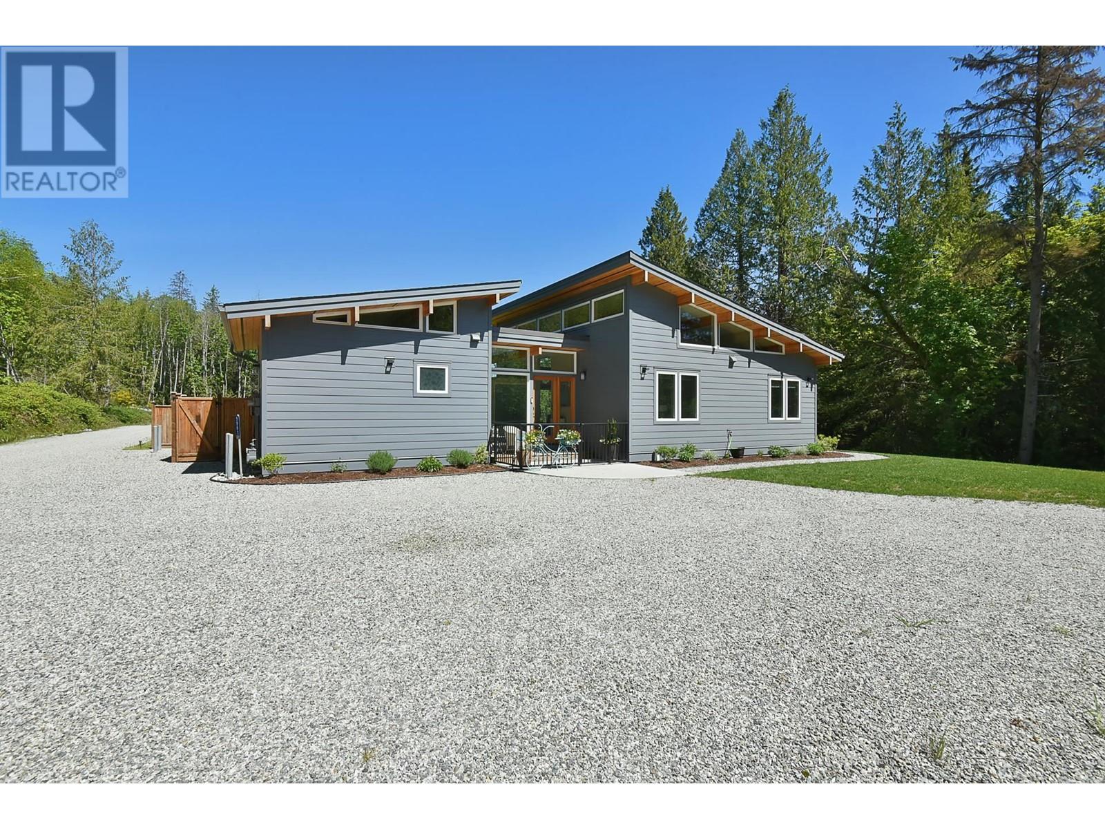 5961-5963 RIPPLE WAY, Sechelt