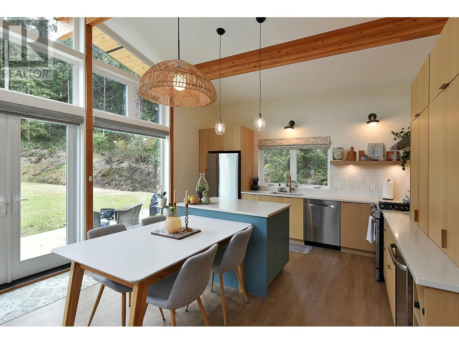5961-5963 RIPPLE WAY, Sechelt