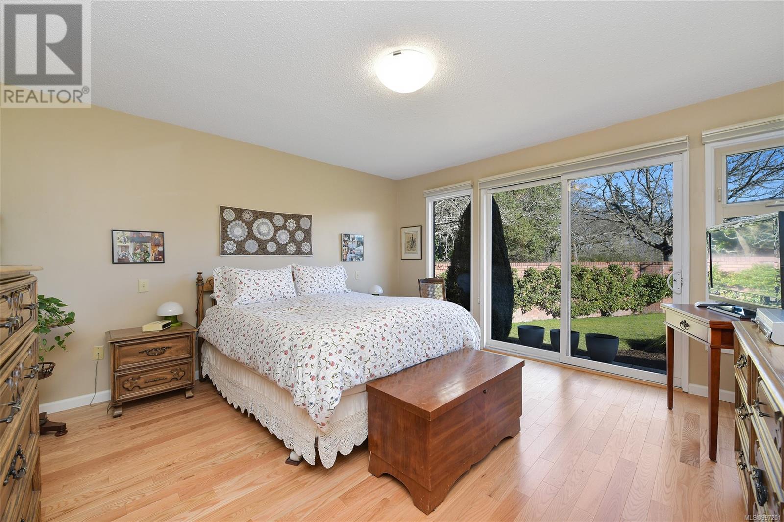 164 2345 Cedar Hill Cross Road, Oak Bay