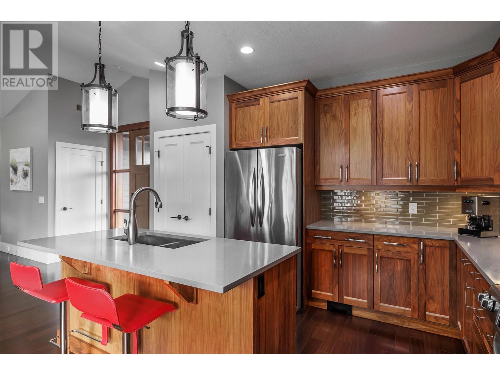 203 4000 Redstone Crescent, Peachland