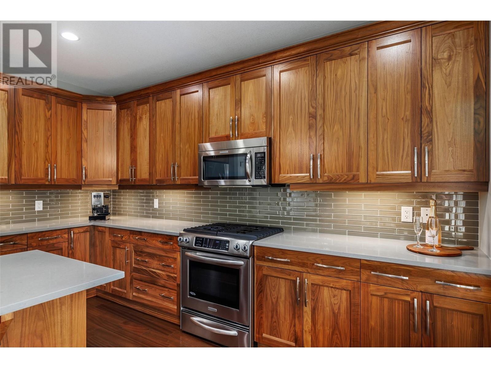 203 4000 Redstone Crescent, Peachland
