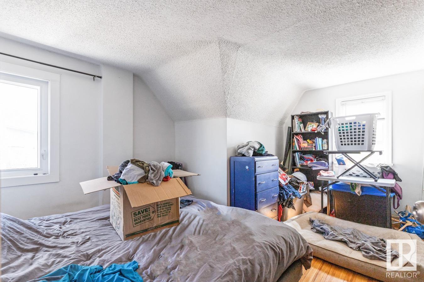 10434 69 AV NW, Edmonton