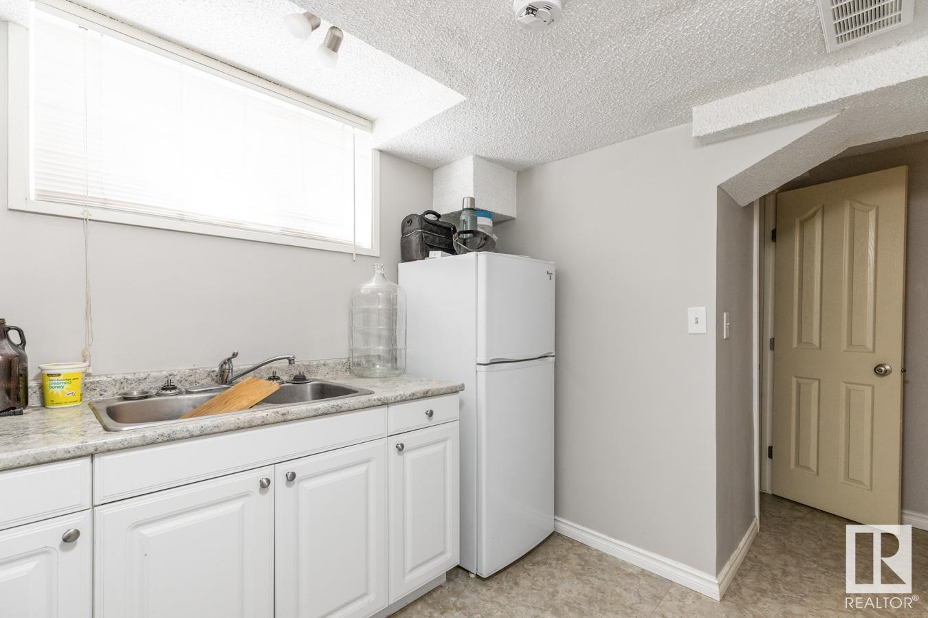 10434 69 AV NW, Edmonton