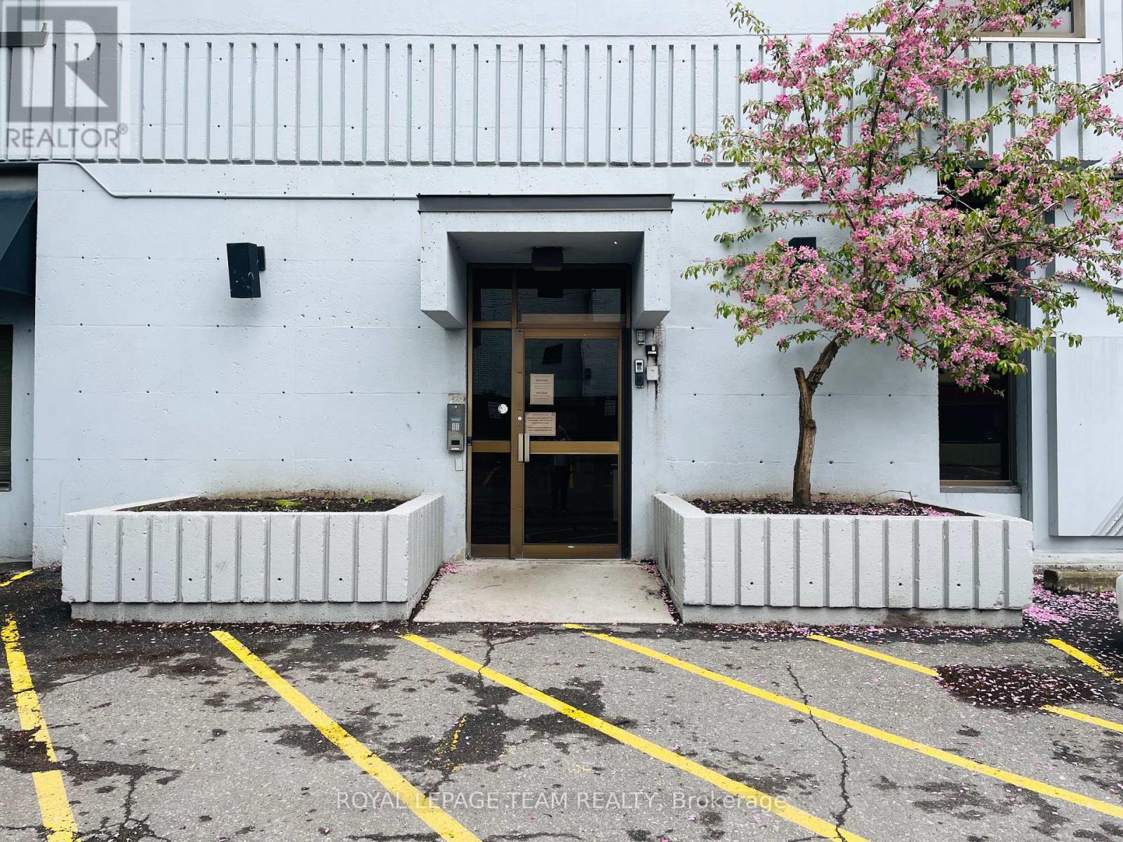 Photo 10 of 301 450 Rideau Street, Ottawa ON