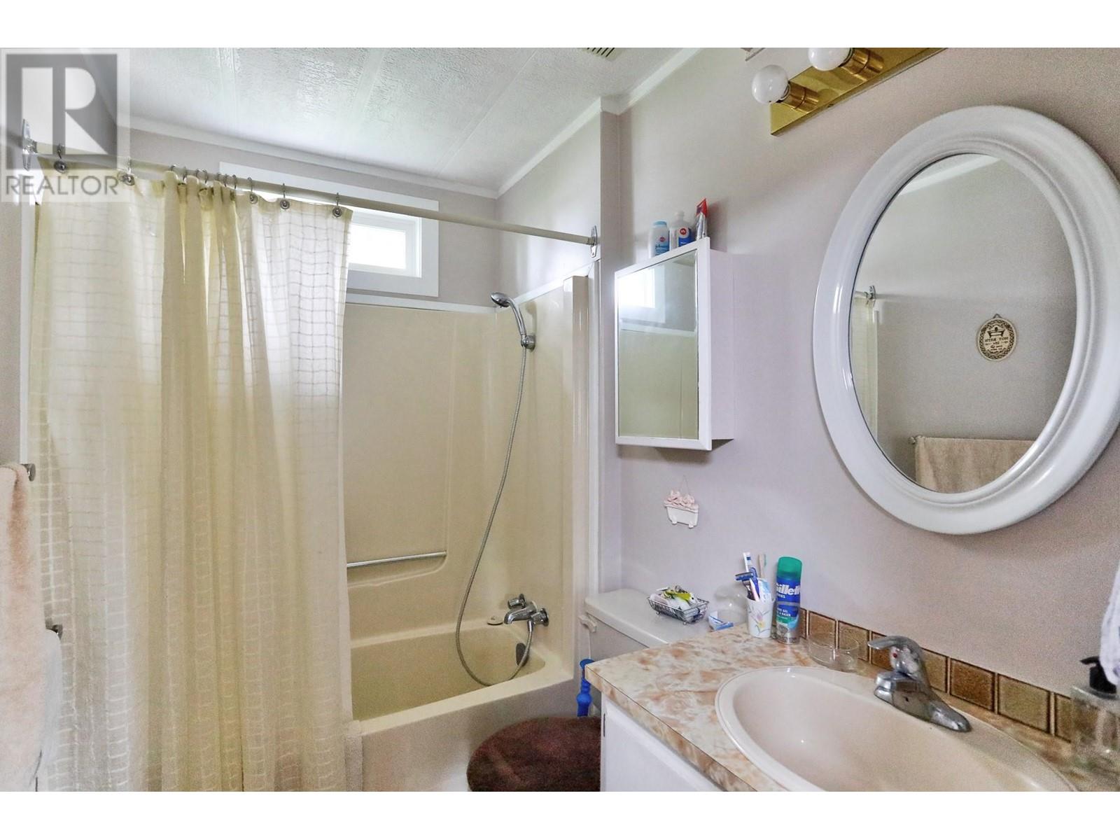 60 1999 97 S Highway, West Kelowna