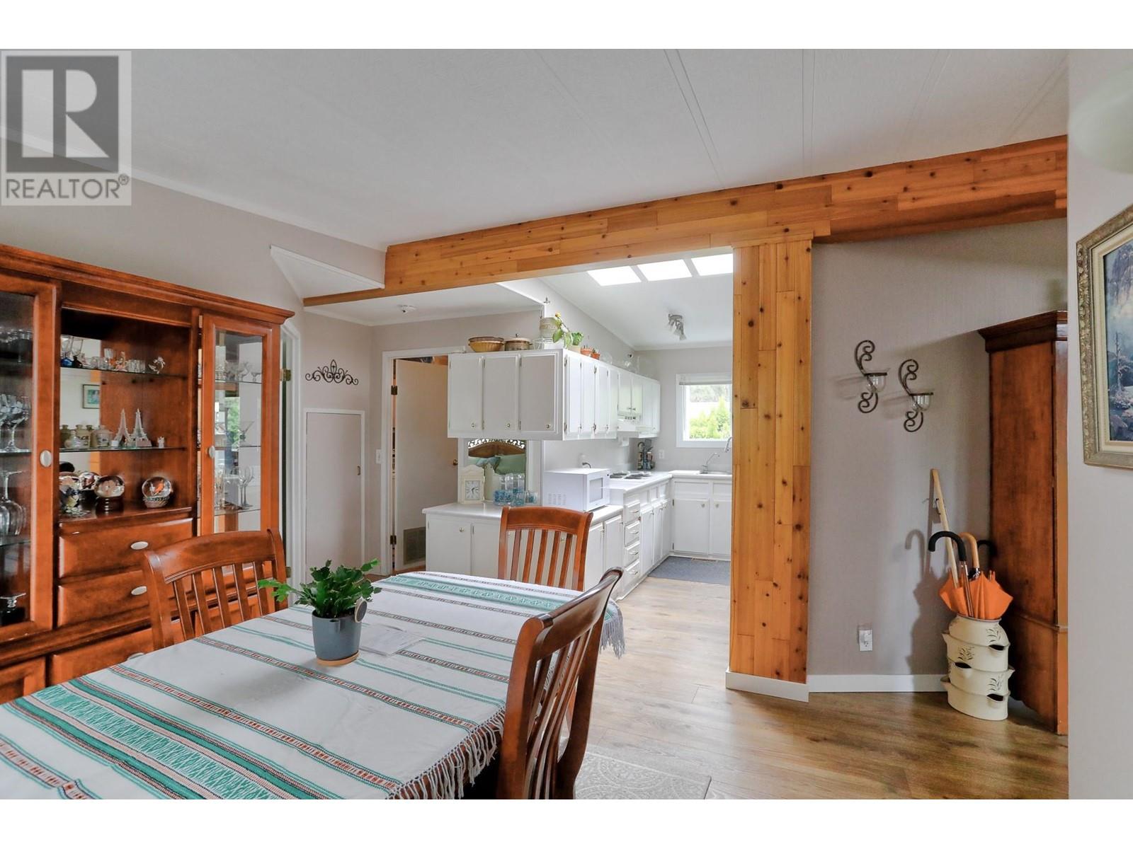 60 1999 97 S Highway, West Kelowna