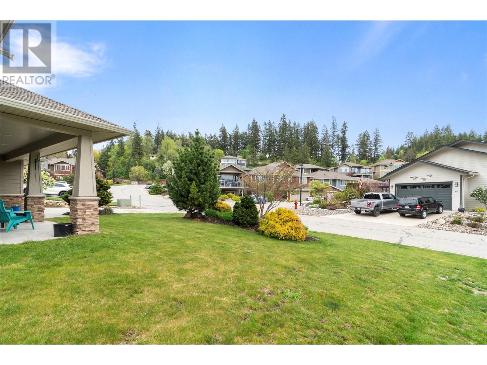 33 1581 20 Street Northeast, Salmon Arm