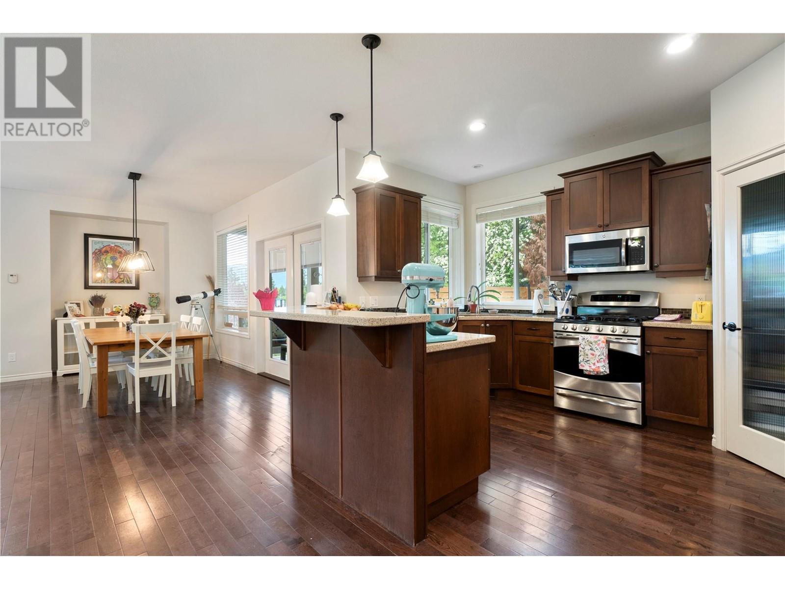 33 1581 20 Street Northeast, Salmon Arm