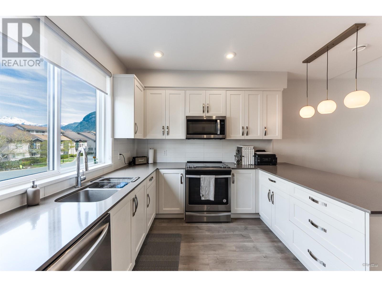 69 1188 MAIN STREET, Squamish real estate listing R2994604