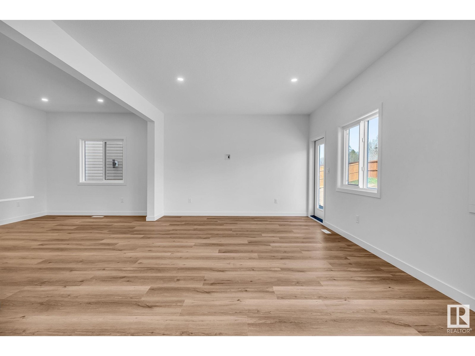 98 ROYAL ST, St. Albert