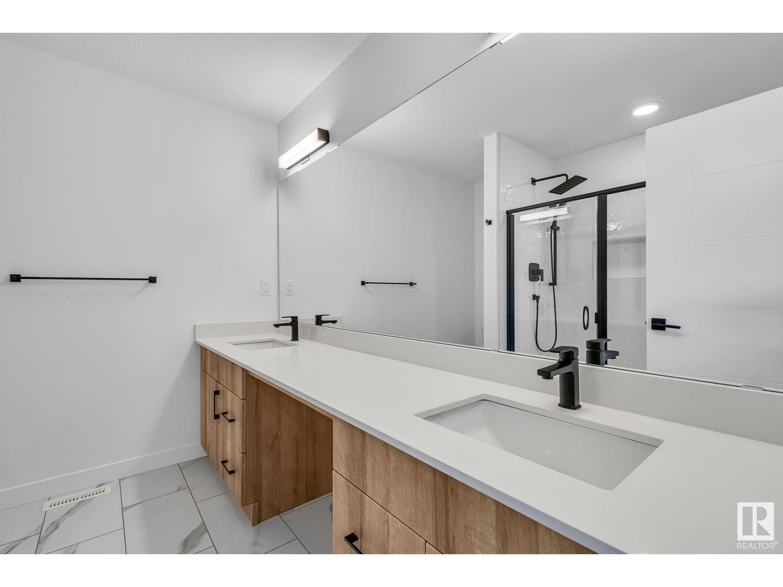 98 ROYAL ST, St. Albert