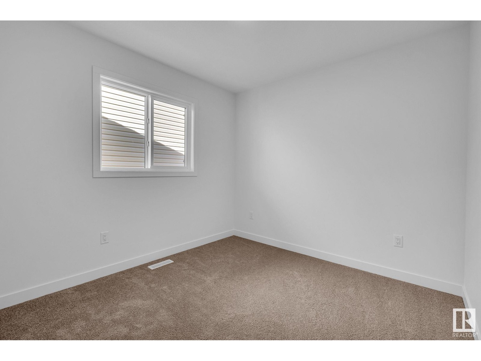 98 ROYAL ST, St. Albert
