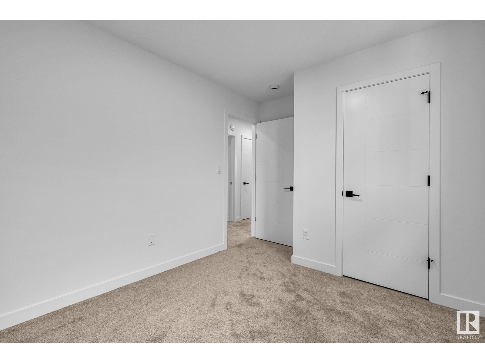 98 ROYAL ST, St. Albert