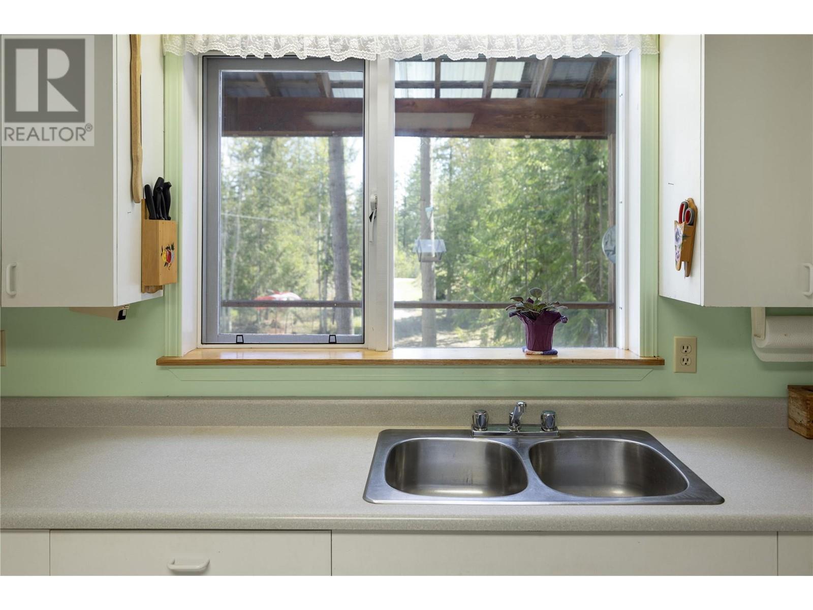  394 Gunter-Ellison Road, Enderby
