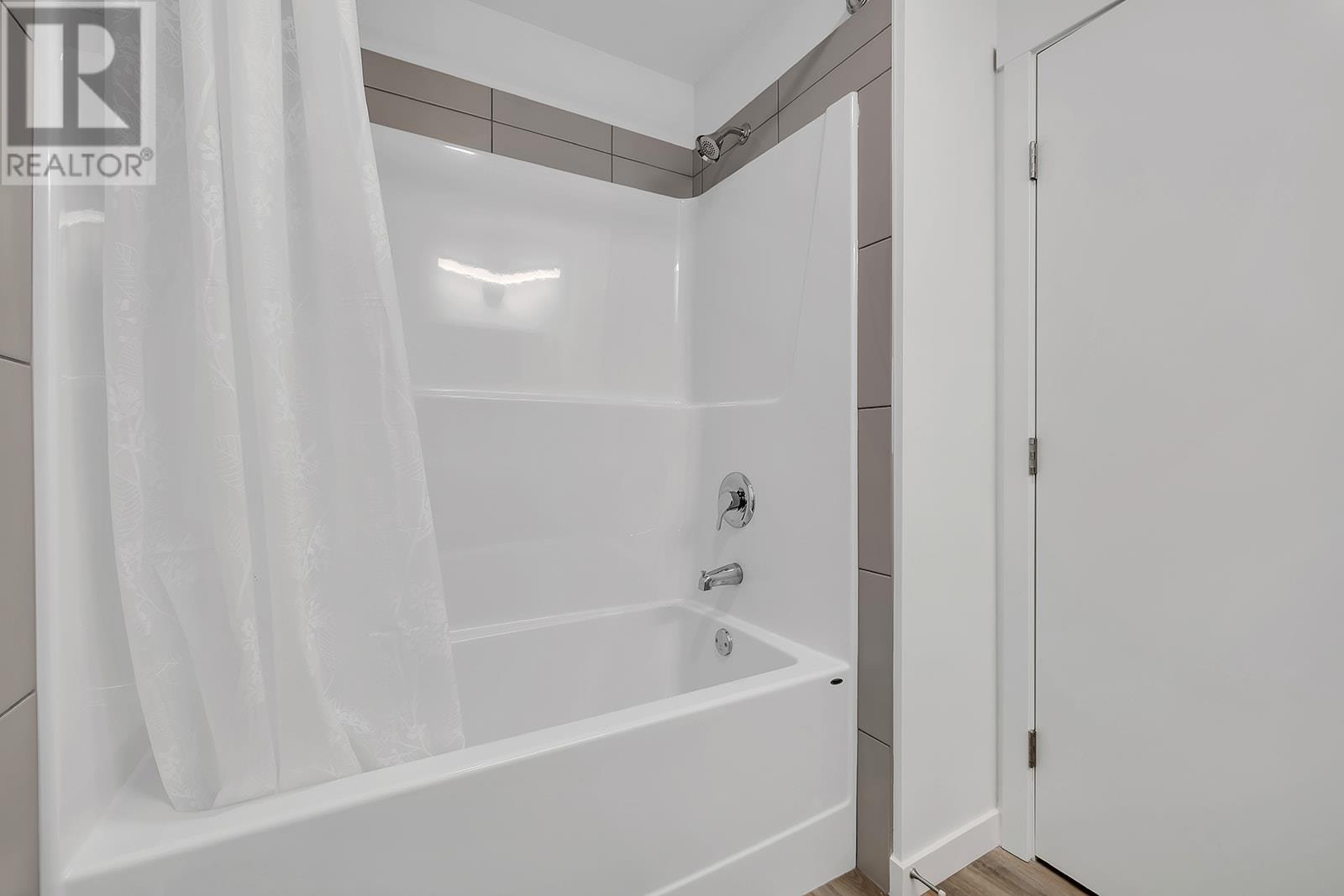 301 1057 Frost Road, Kelowna