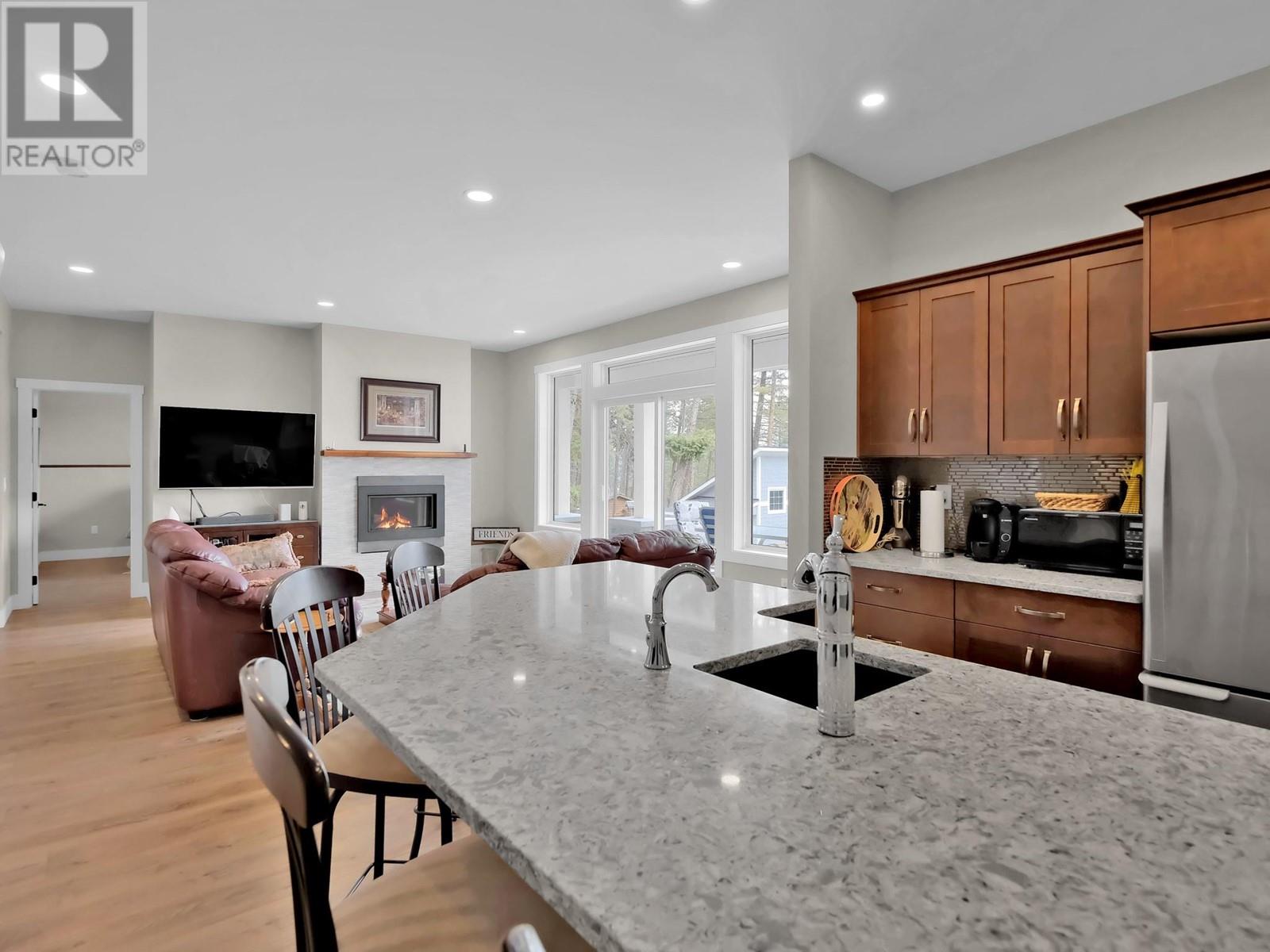  7255 Dunwaters Road, Kelowna