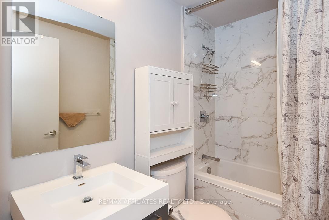 Photo 2 of 1709 203 Catherine Street, Ottawa ON