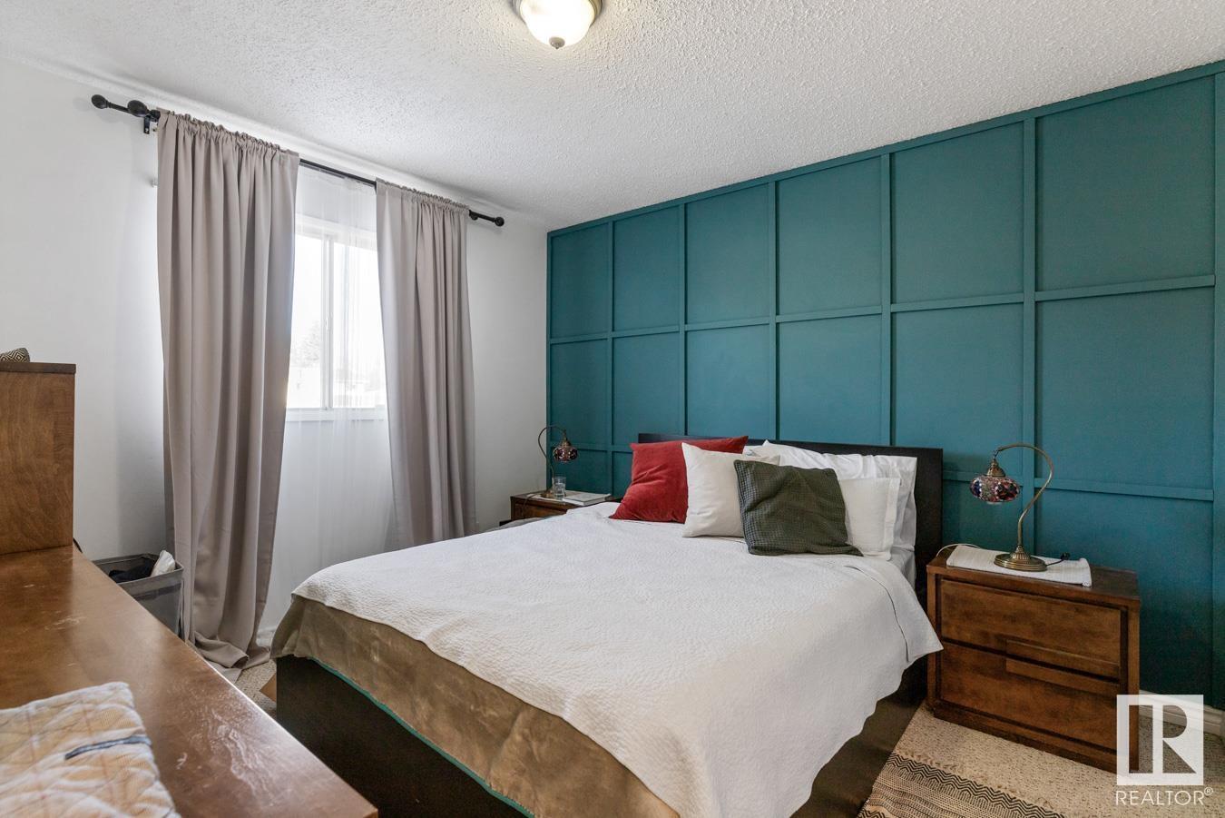 8735 92 AV NW, Edmonton