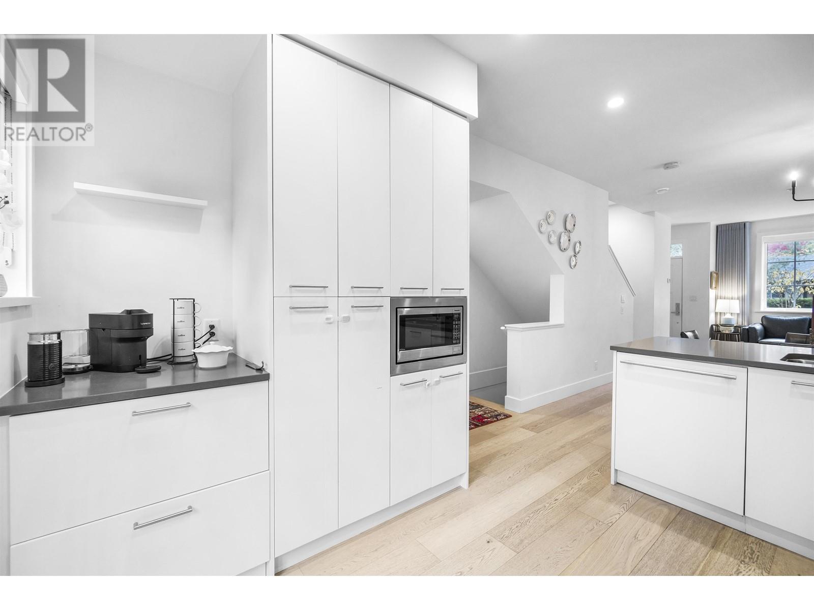 5 1133 RIDGEWOOD DRIVE, North Vancouver